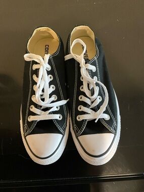 Converse Black Low-Top Canvas Sneakers Size Woman’s 8 1/2 Men’s 6 1/2